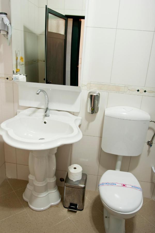 Apartmani Aida 울친 외부 사진